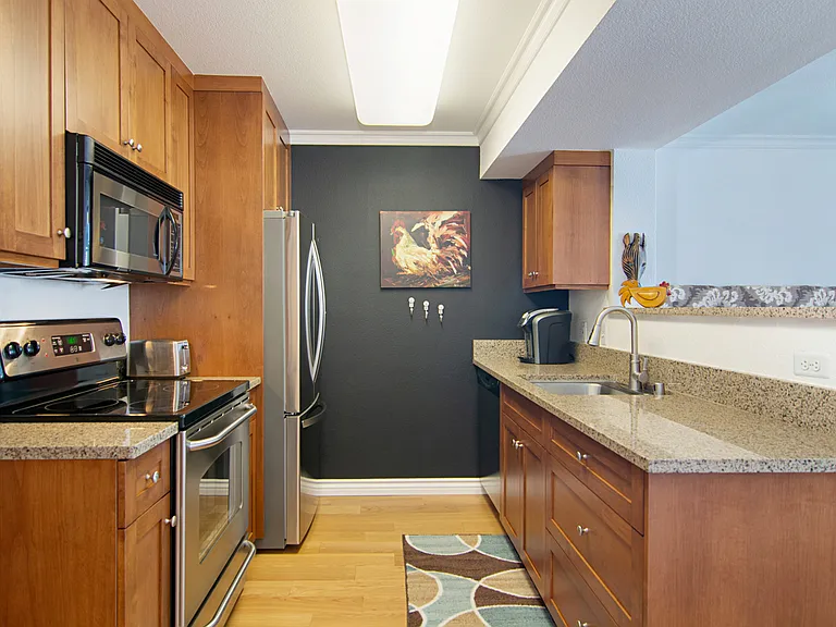 1970 Columbia St #406 — Photo 20