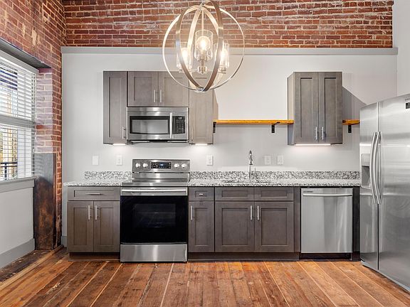 5th image of 806 Green Ave #209