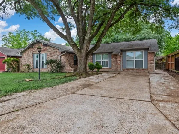 1935 Barnsley Ln, Houston, TX 77088