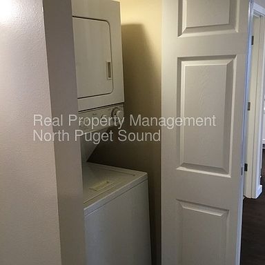 3rd image of 14352 Roslyn Pl N #B