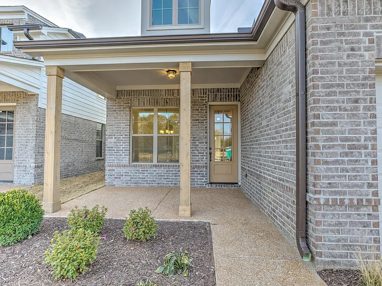 495 Maple St — Photo 3