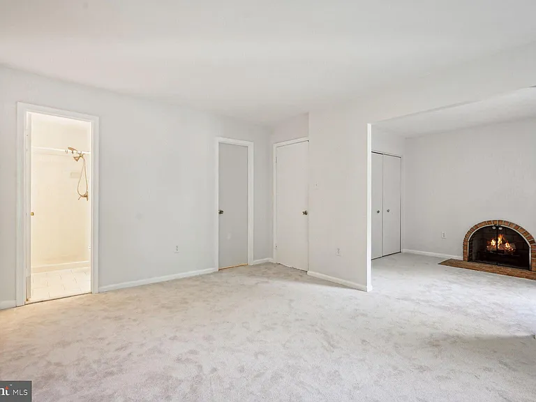 9909 Hemlock Woods Ln — Photo 16