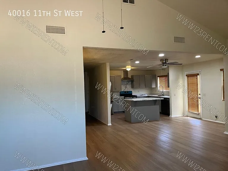 40016 11th St W — Photo 3