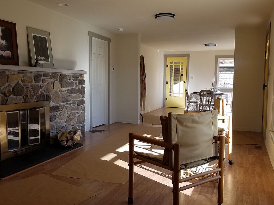 23'9" x 11'6" great space