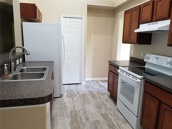 3rd image of 3249 N Tulsa Dr