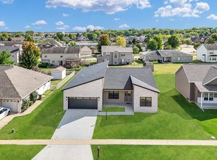 2903 Haydon Dr, Urbana, IL 61802