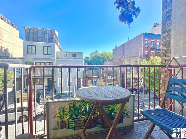 190 Skillman Street image 1 of 8
