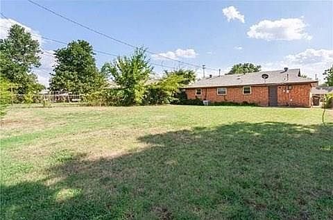 3rd image of 3017 Neighbors Ln