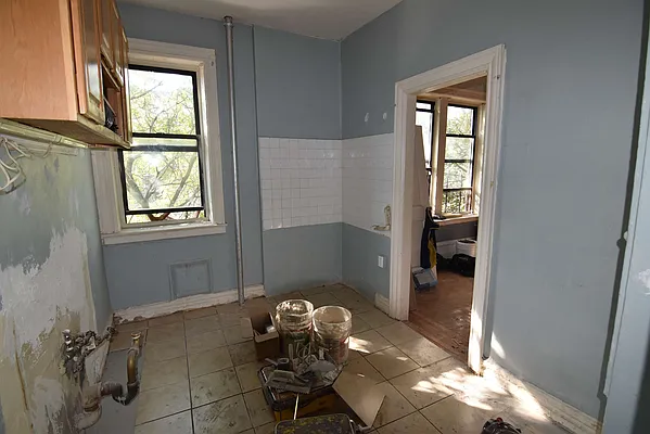 Rented by Zuz Realty | media 12