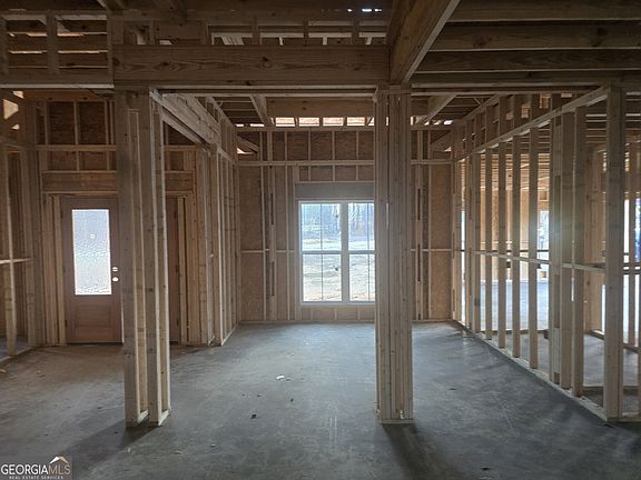 5th image of 903 Robinhood Rd