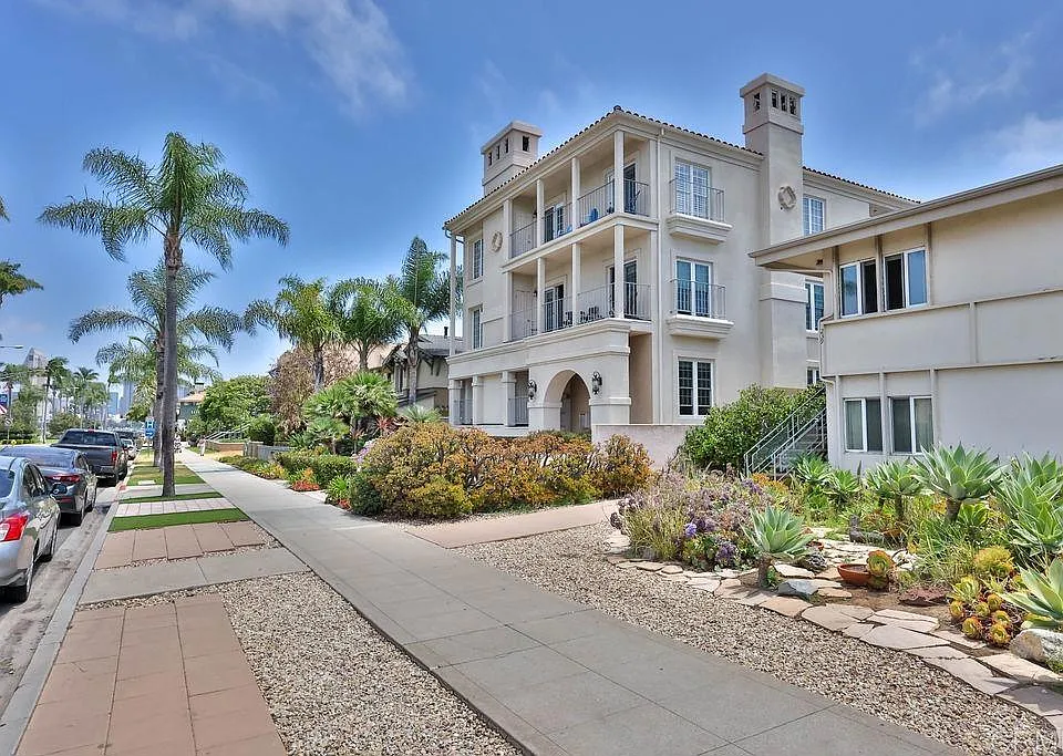 229 Orange Ave #3