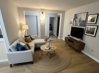 11659 Stoneview Sq UNIT 99/1B, Reston, VA 20191