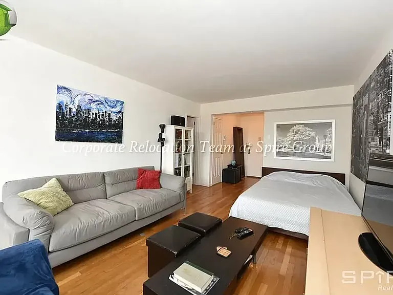 30-60 Crescent St #1E — Photo 2