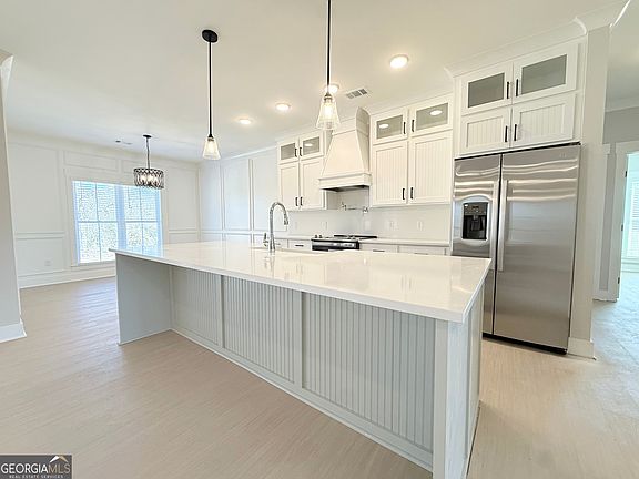 4th image of 125 Pin Oak Ln
