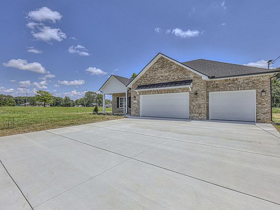3rd image of 83 Blanford Cir Lot 1