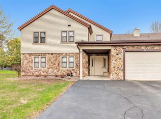 1820 Ridgeway Dr UNIT 42A, De Pere, WI 54115