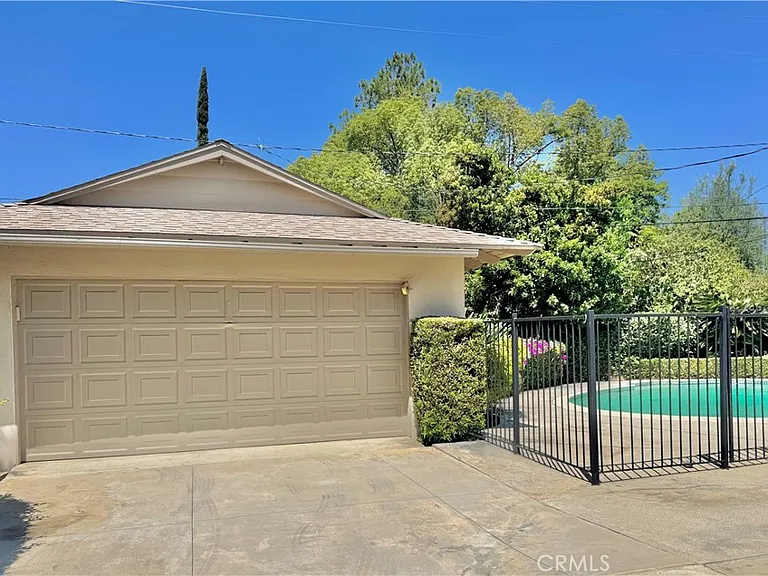 509 California Dr — Photo 22