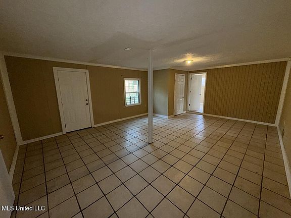 5th image of 2704 Shannon St