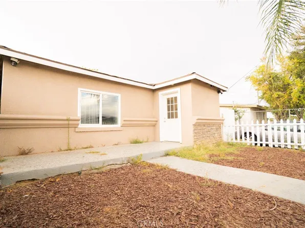 2677 Hall Ave, Riverside, CA 92509