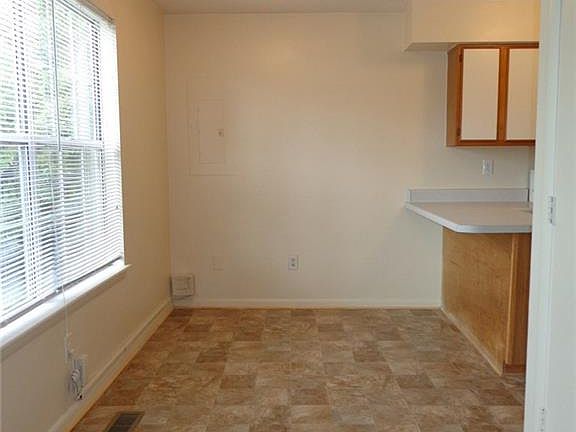 4th image of 4640 Coronet Ave
