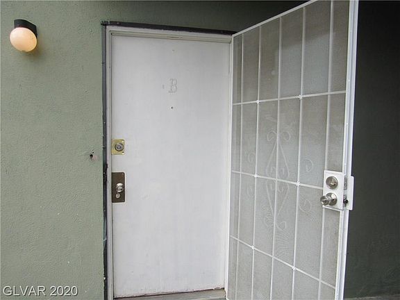 4th image of 1004 N Jones Blvd APT B