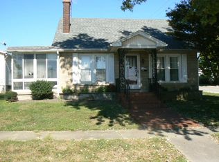 1103 E Walnut St, Petersburg, IN