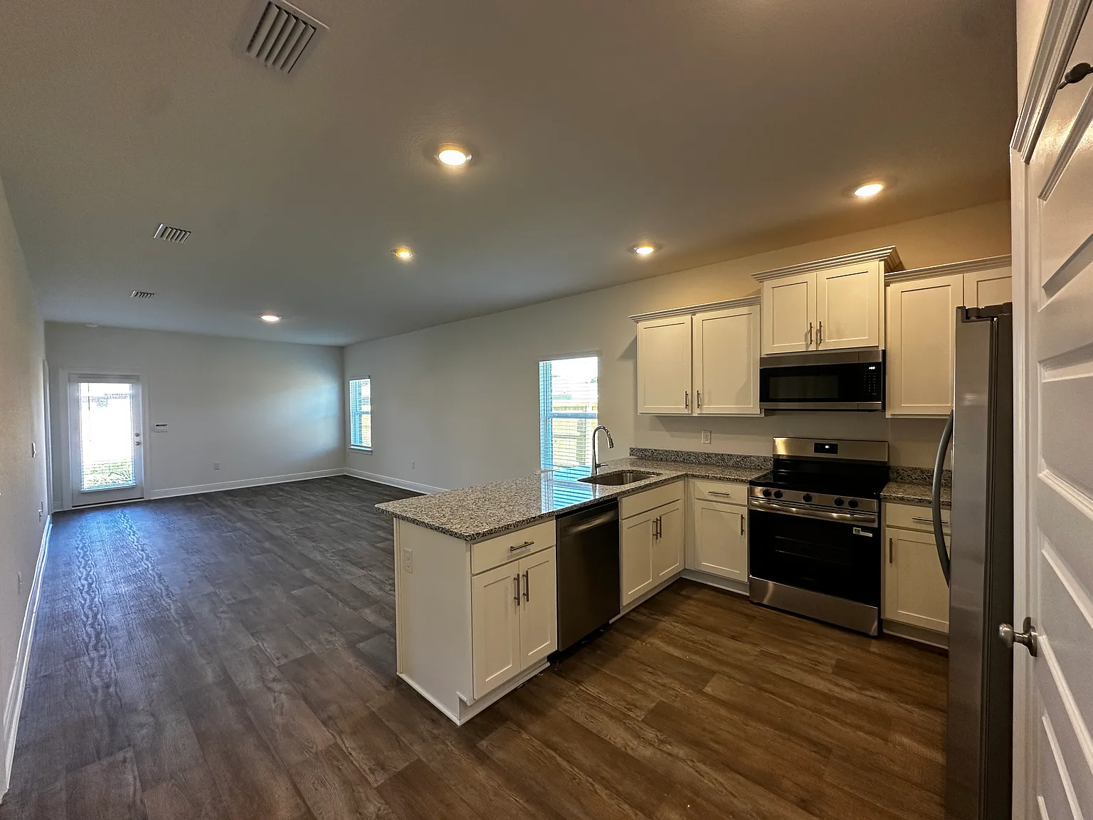 Available Now! Newly Built 4 Bed / 2 Bath In Summerdale! — Photo 2