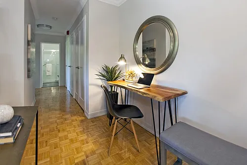 135 Allan St Photo 1