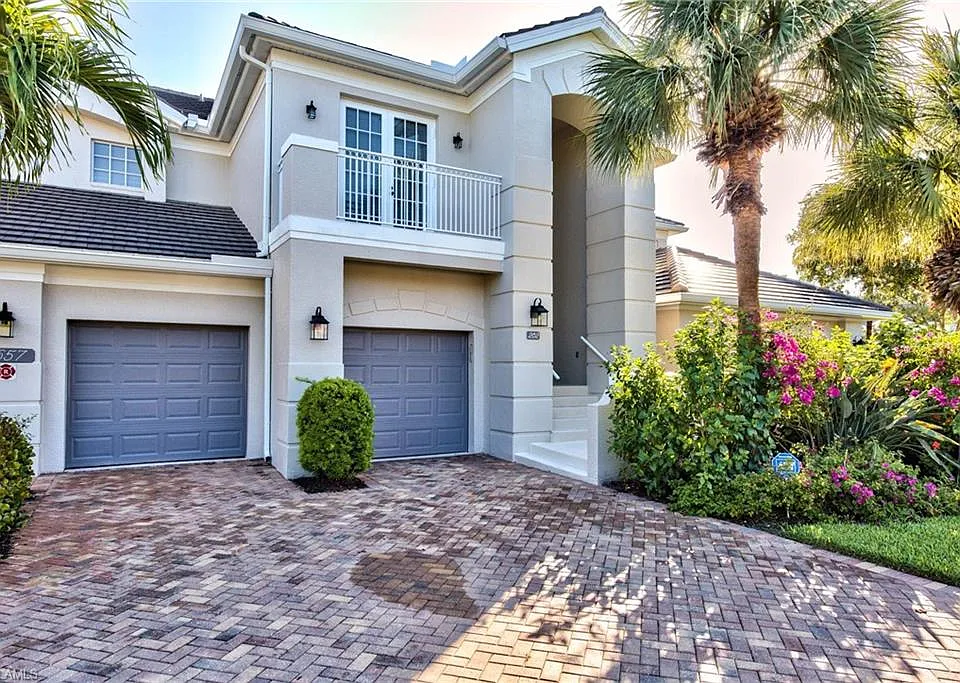 9657 Cypress Hammock Cir #202