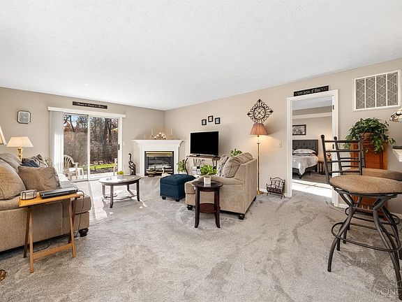 2nd image of 3225 Heritage Square Drive