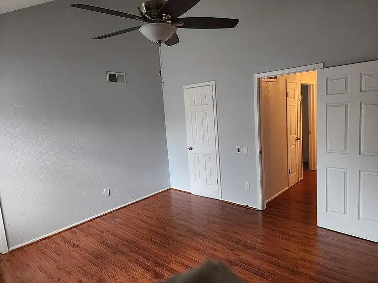 11710 Southlake Dr #6 — Photo 7