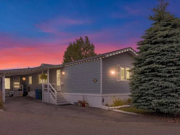 99 Arbour Lake Dr NW #62, Calgary, AB T3G 4N7