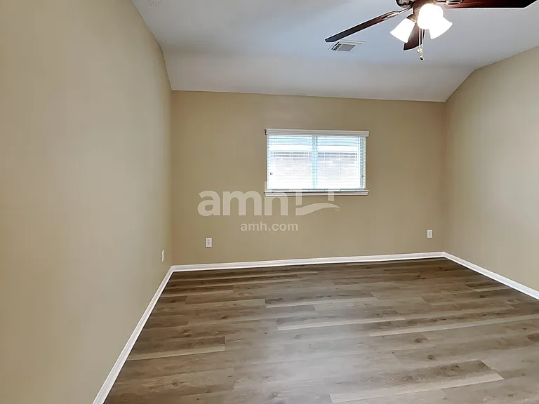 5718 Emerald Brook Ln — Photo 18