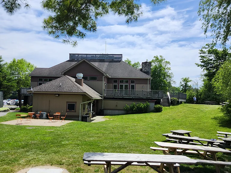 421 E Hyerdale Dr — Photo 13
