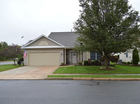 90 Wagon Wheel Ln, Columbus, NJ 08022