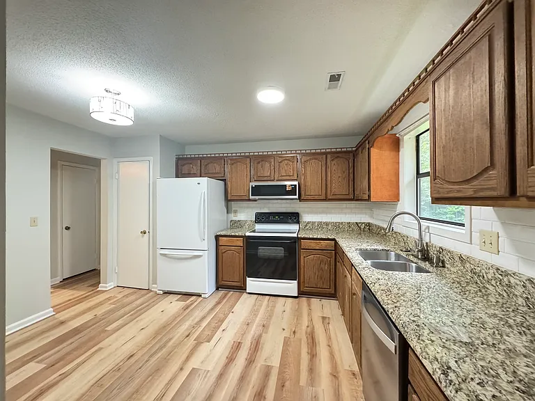 1607 Burnley Dr — Photo 18
