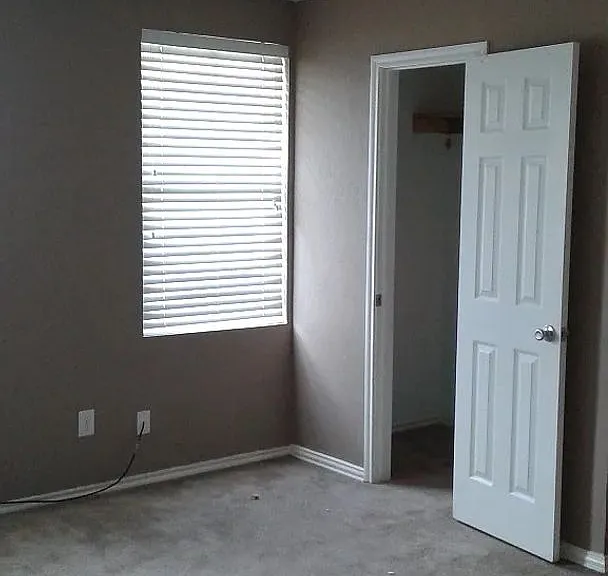 2021 W Grove Ln — Photo 2