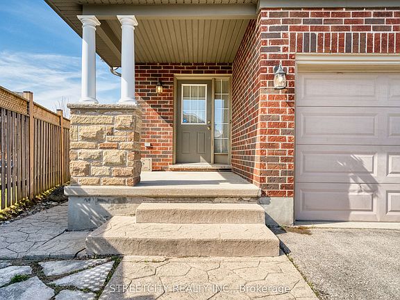 3rd image of 546 Maplewood Ln