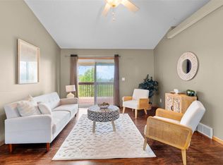 3745 Stoney Point Rd SW, Cedar Rapids, IA 52404