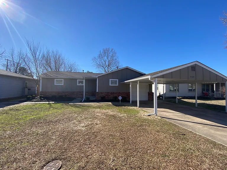 9164 E Newton St — Photo 1