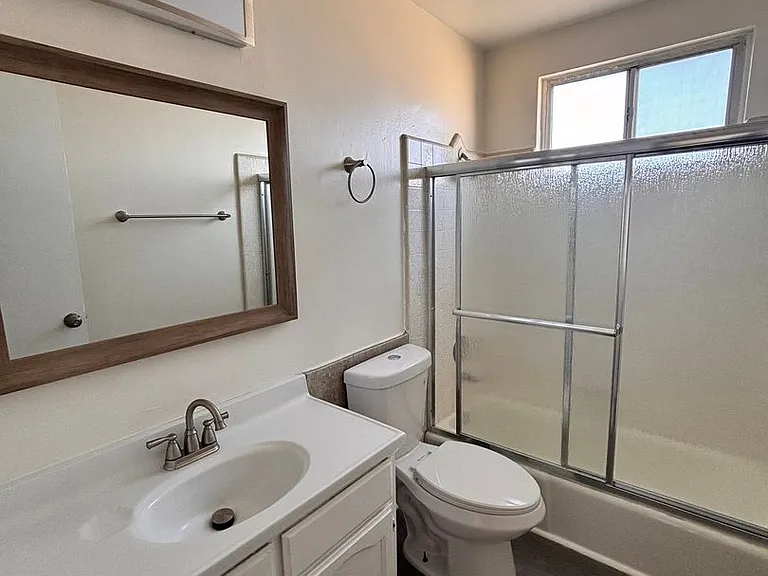 1600 N Stanton Pl — Photo 4