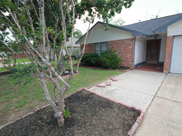 22138 Birch Valley Dr — Photo 2