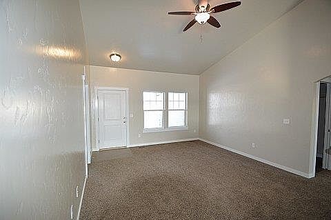 3rd image of 725 E Ionia Dr