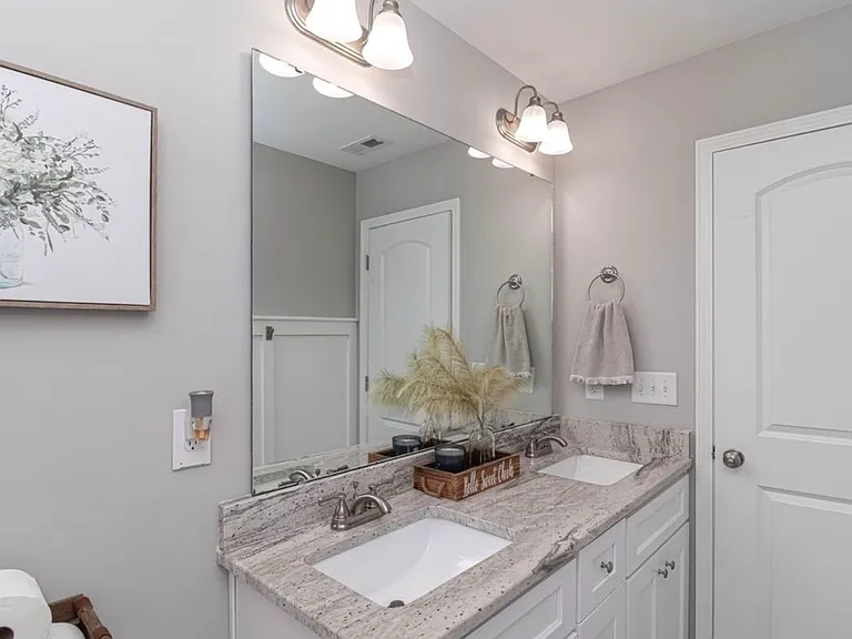 300 Stonebridge Dr — Photo 17