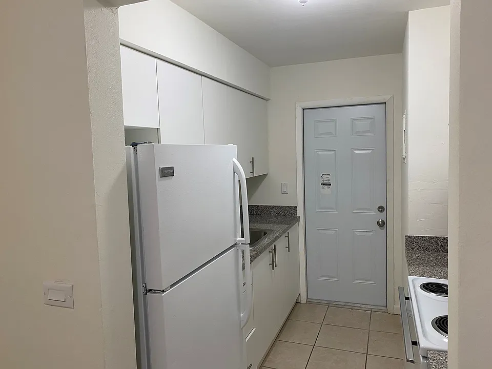 7240 Pembroke Rd #3