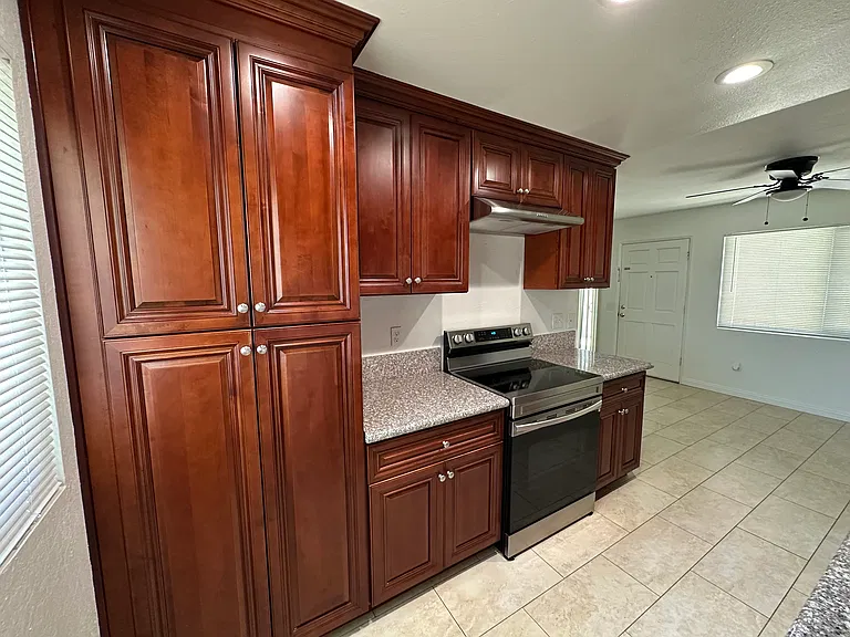 1108 W Ralston St #B — Photo 6