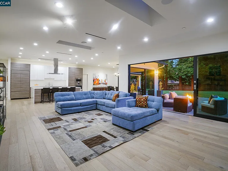 23 Elaine Ct — Photo 10