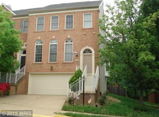 8510 Harvest Oak Dr, Vienna, VA 22182