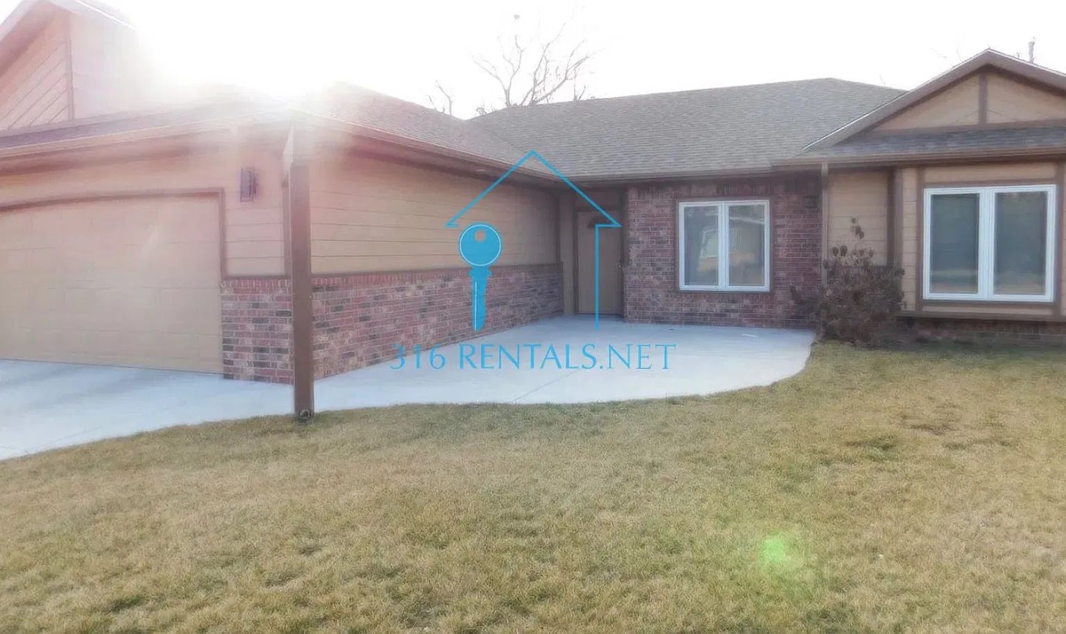 **Coming Soon** $1,500 - 517 Village - 3 Bedroom / 2 Bathroom — Photo 2