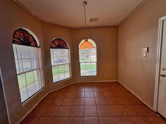 4th image of 12230 Hawthorne Hill Cir